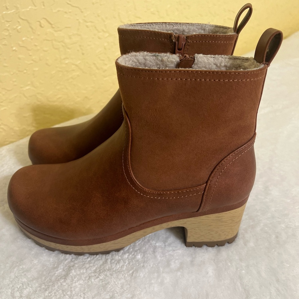 Boots size 7 1/2